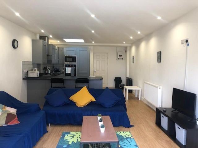 布里斯托Short Term Lets From £15 Per Person Per Night公寓 外观 照片